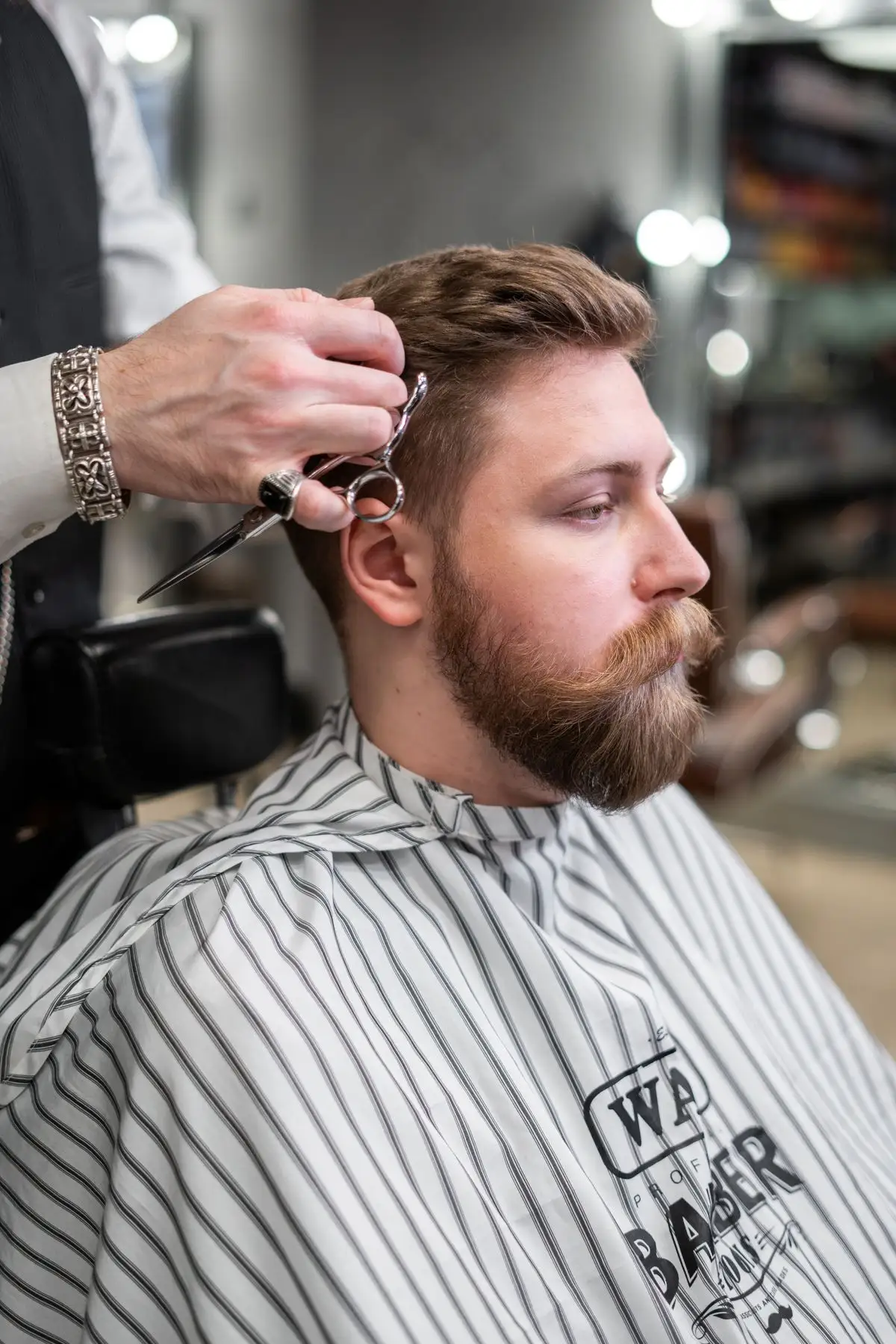 Classic scissor cut